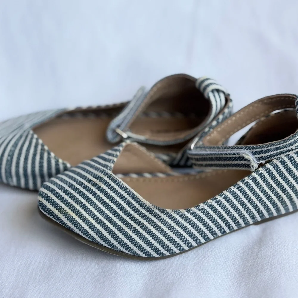 Old Navy Kids Black and White Striped Dress Shoes